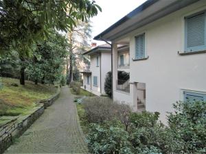 Vonkajšia záhrada v ubytovaní Apartment Punta Borromea by Interhome