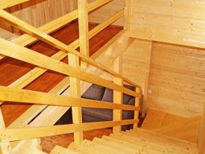 ミエレンコにあるHoliday Home Onyx-2 by Interhomeの木製の階段