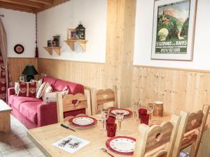 Εστιατόριο ή άλλο μέρος για φαγητό στο Apartment Le Clos Alpin by Interhome