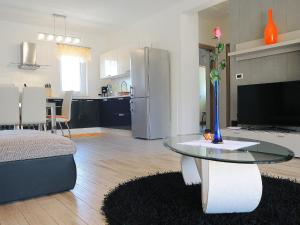 Kuchyň nebo kuchyňský kout v ubytování Villa Lucija by Interhome