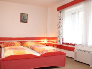 Postel nebo postele na pokoji v ubytování Chalet Karlovka by Interhome