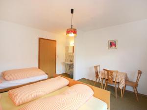 Postel nebo postele na pokoji v ubytování Apartment Dornauer-1 by Interhome