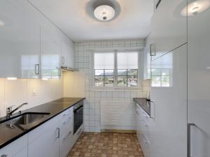 Apartment Lischmatte A by Interhome廚房或簡易廚房