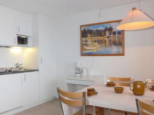 Η κουζίνα ή μικρή κουζίνα στο Apartment Primula Apt- B by Interhome +14 φωτογραφίες