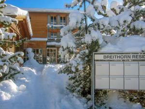 Apartment Breithorn Residence Apt-09 by Interhome v zimě