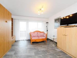 TV a/nebo společenská místnost v ubytování Apartment Mirador-2 by Interhome