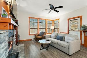 Gallery image of Les Eaux 225-1 by Escapades Tremblant in Mont-Tremblant