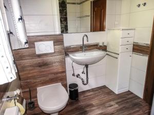Łazienka w obiekcie Holiday Home Lotte by Interhome