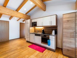 Kuchyň nebo kuchyňský kout v ubytování Apartment Mooslehen-3 by Interhome