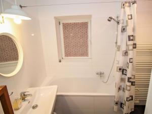 Zdjęcie z galerii obiektu Apartment City Oase Garden by Interhome w Wiedniu