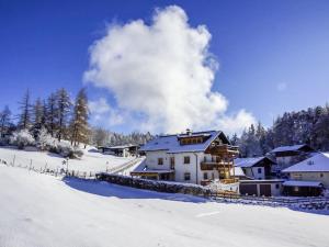 Apartment Renauer by Interhome during the winter