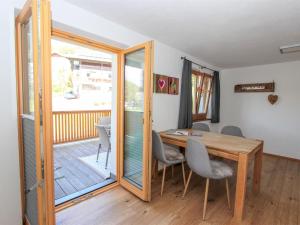 Kép Apartment Renauer by Interhome szállásáról Mösernben a galériában