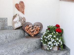 Kép Apartment Renauer by Interhome szállásáról Mösernben a galériában