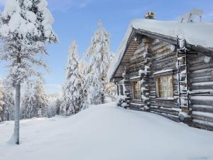 Holiday Home Kelovalta 7b by Interhome om vinteren + 22 billeder