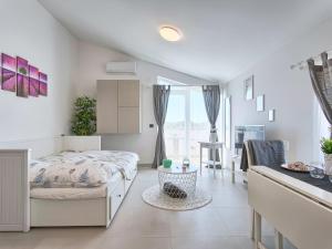 Posezení v ubytování Apartment La Mer-1 by Interhome