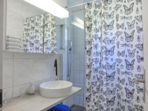 Bagno di Apartment Rustica Apt- M by Interhome
