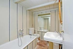 Kúpeľňa v ubytovaní Studio Apt In Rome City Centre Via Gregoriana by Halldis
