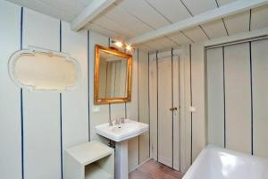Kúpeľňa v ubytovaní Studio Apt In Rome City Centre Via Gregoriana by Halldis