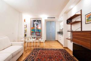 Η κουζίνα ή μικρή κουζίνα στο Brera area Lovely Apt close to Piazza Duomo