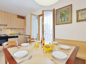 Afbeelding uit fotogalerij van Apartment Al Parco-3 by Interhome in Canazei