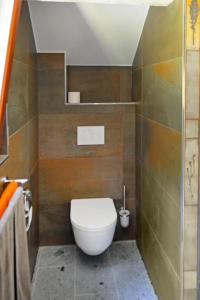 Koupelna v ubytování Chalet Chalet la Frêtaz by Interhome