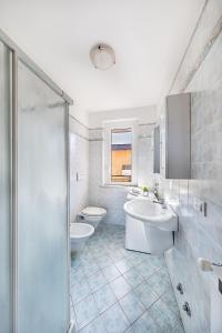 A bathroom at Annamaria 9 Apartment by Wonderful Italy