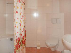 Koupelna v ubytování Apartment ai Casell by Interhome