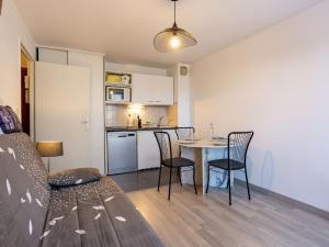 Kuchyň nebo kuchyňský kout v ubytování Apartment Le Vieux Pressoir by Interhome