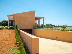 Ein Garten an der Unterkunft Villa Can Navarro by Interhome