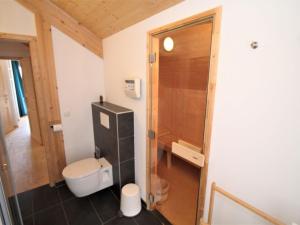 Łazienka w obiekcie Chalet Klippitzrose by Interhome