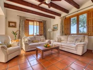 Ruang duduk di Villa Monte Feliz by Interhome