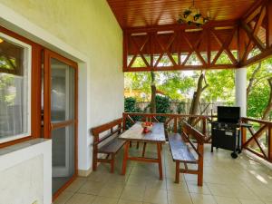 Balkón alebo terasa v ubytovaní Holiday Home Marian by Interhome