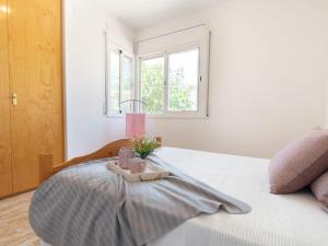 Posteľ alebo postele v izbe v ubytovaní Holiday Home Fontibre by Interhome
