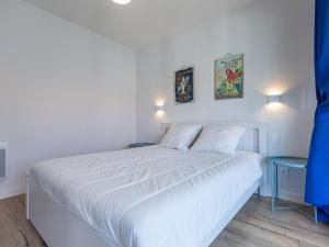 Postel nebo postele na pokoji v ubytování Apartment Les balcons des pêcheurs C25 by Interhome + 25 fotografií