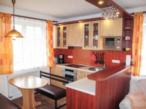 O bucătărie sau chicinetă la Holiday Home Zásada by Interhome