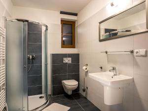 A bathroom at Holiday Home Residence Lipno by Interhome