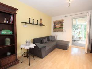 Posedenie v ubytovaní Apartment Evelyne by Interhome