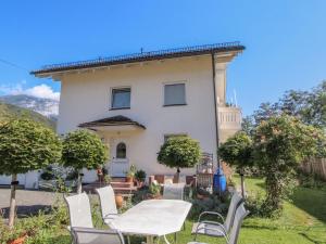 Vonkajšia záhrada v ubytovaní Apartment Evelyne by Interhome