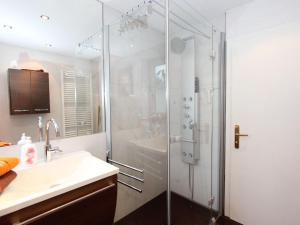Kúpeľňa v ubytovaní Apartment Evelyne by Interhome