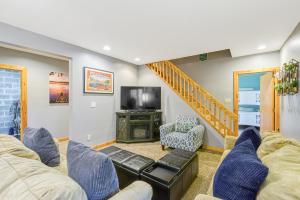 TV a/nebo společenská místnost v ubytování April Sound