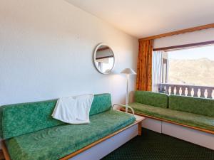 Postel nebo postele na pokoji v ubytování Apartment Nécou 505 by Interhome