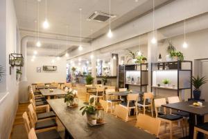 ห้องอาหารหรือที่รับประทานอาหารของ JUFA Hotel Bregenz