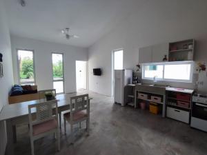 Η κουζίνα ή μικρή κουζίνα στο VIVA! 4 Casa em condomínio entre Carneiros e Maragogi