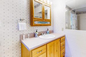 Ένα μπάνιο στο Doe Heights Chalet +28 φωτογραφίες