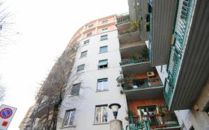 The building in which Az apartmant is located