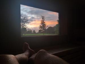 Východ nebo západ slunce při pohledu z bed and breakfast nebo okolí