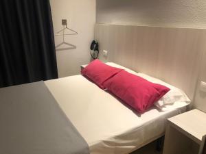 Posteľ alebo postele v izbe v ubytovaní Hotel Apartamentos Solimar