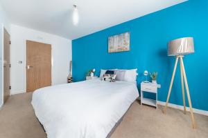 Vibrant & Invigorating 2-bed apartment in Slough