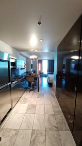 53Fl Palms Place Luxury Condo Best Strip View and Pool