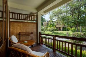 Een balkon of terras bij Merumatta Senggigi Lombok